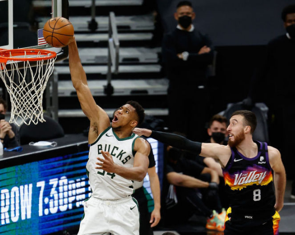  布克47分太阳加时逆转独行侠  