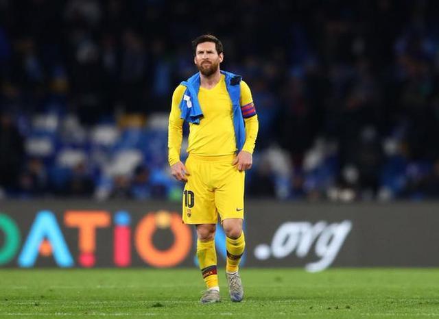  拉齐奥中场核心染红离场，十人应战仍顽强逼平那不勒斯  